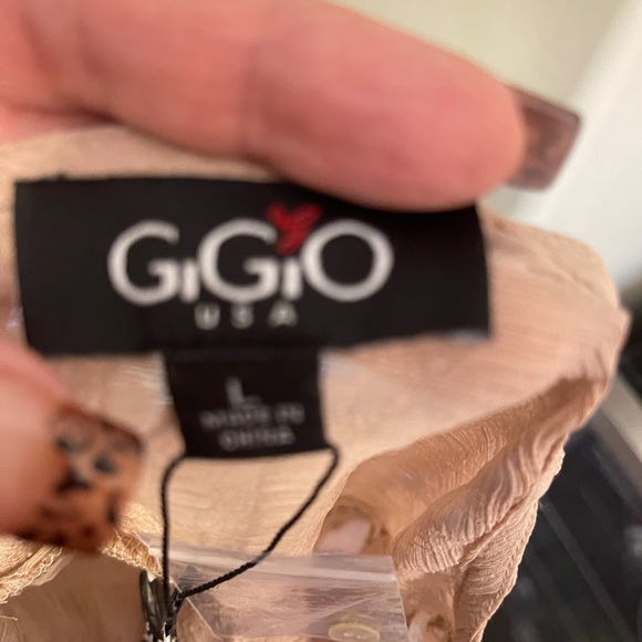 Romantic Ruffled Blouse NWT - Picture 9 of 9